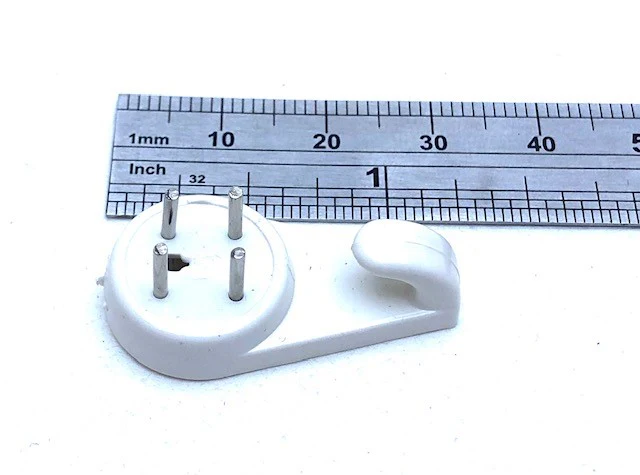 Blister de 4 crochets à béton n°2